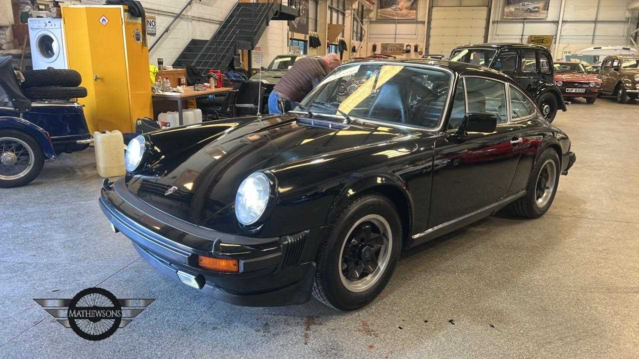 Lot 18 - 1977 PORSCHE 911