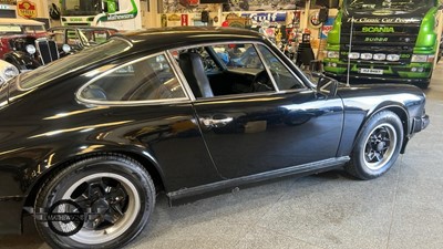 Lot 18 - 1977 PORSCHE 911