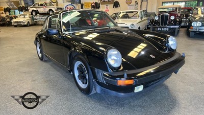 Lot 18 - 1977 PORSCHE 911