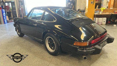 Lot 18 - 1977 PORSCHE 911