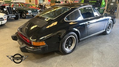 Lot 18 - 1977 PORSCHE 911