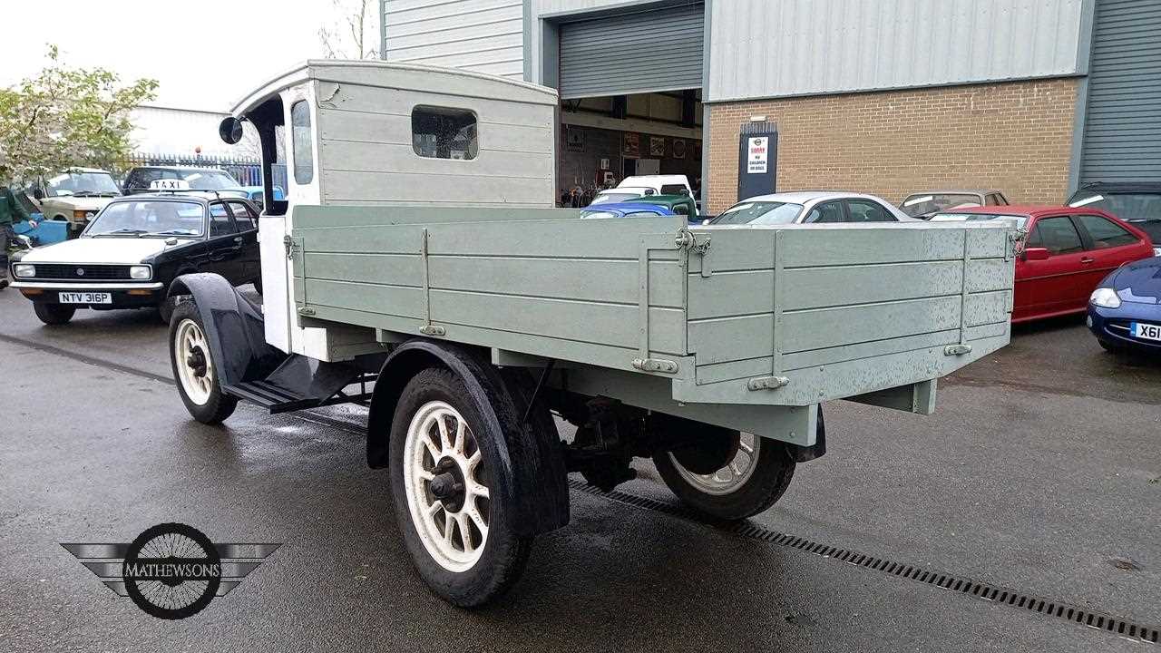 Lot 176 - 1926 MORRIS FLAT LORRY