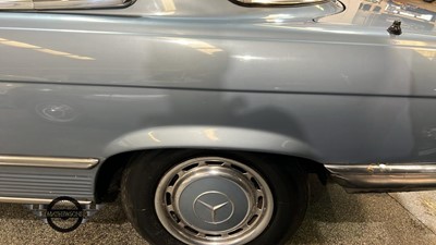 Lot 260 - 1973 MERCEDES 450 SLC