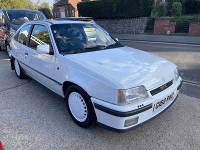 Lot 197 - 1990 VAUXHALL ASTRA