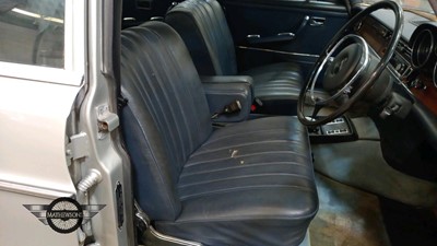 Lot 704 - 1972 MERCEDES 280 SE 3.5 AUTO