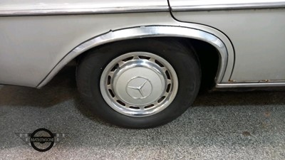 Lot 704 - 1972 MERCEDES 280 SE 3.5 AUTO