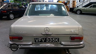 Lot 704 - 1972 MERCEDES 280 SE 3.5 AUTO