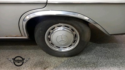 Lot 704 - 1972 MERCEDES 280 SE 3.5 AUTO