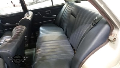 Lot 704 - 1972 MERCEDES 280 SE 3.5 AUTO