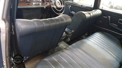 Lot 704 - 1972 MERCEDES 280 SE 3.5 AUTO