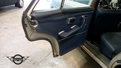 Lot 704 - 1972 MERCEDES 280 SE 3.5 AUTO