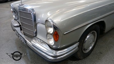 Lot 704 - 1972 MERCEDES 280 SE 3.5 AUTO