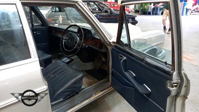 Lot 704 - 1972 MERCEDES 280 SE 3.5 AUTO
