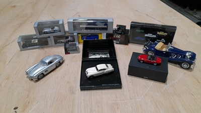 Lot 809 - BOX OF DIE CAST MODELS TO INCLUDE BENTLEY CONTINENTAL TYPE R 1.43 SCALE BY MINICHAMPS