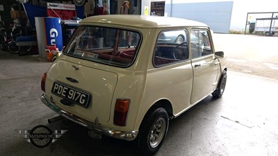 Lot 170 - 1969 MORRIS MINI 1000
