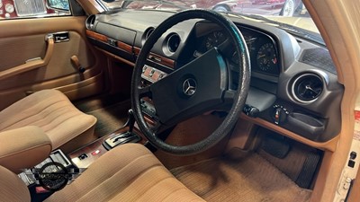 Lot 338 - 1985 MERCEDES 230 E AUTO