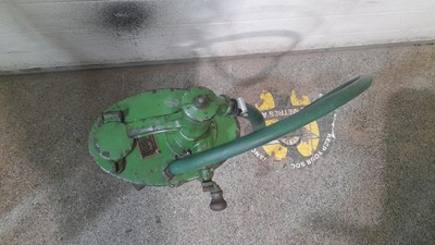 Lot 415 - CASTROL GEAR OIL DISPENSER