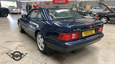 Lot 178 - 1999 MERCEDES SL320 AUTO