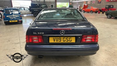 Lot 178 - 1999 MERCEDES SL320 AUTO