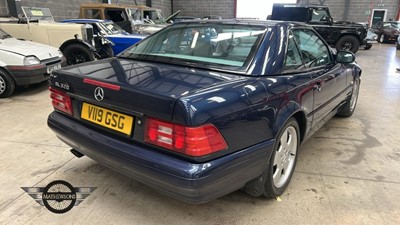 Lot 178 - 1999 MERCEDES SL320 AUTO