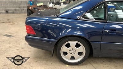 Lot 178 - 1999 MERCEDES SL320 AUTO