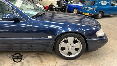 Lot 178 - 1999 MERCEDES SL320 AUTO