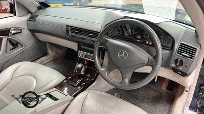 Lot 178 - 1999 MERCEDES SL320 AUTO