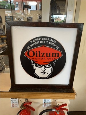 Lot 21 - OILZUM LIGHTBOX