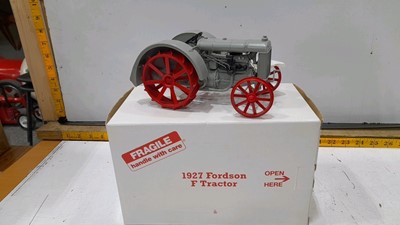 Lot 401 - 1927 FORDSON F TRACTOR 1-16 SCALE MODEL