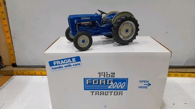 Lot 757 - 1962 FORD 2000 1-16 SCALE MODEL