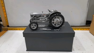Lot 143 - FORDSON POWER MAJOR SILVER 50TH ANNIVERSARY EDITION 1-16 SCALE MODEL