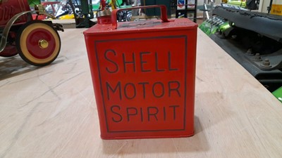 Lot 475 - 1937 SHELL MOTOR SPIRIT 2 GALLON FUEL CAN