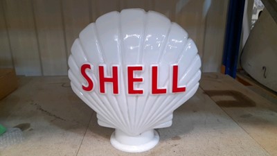 Lot 611 - SHELL VINTAGE STYLE GLASS PETROL PUMP GLOBE