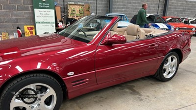 Lot 96 - 1999 MERCEDES SL320 AUTO