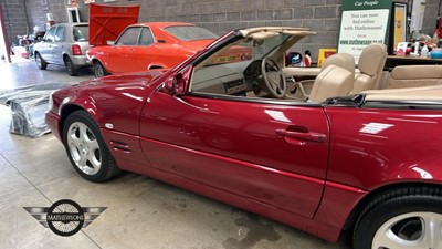 Lot 96 - 1999 MERCEDES SL320 AUTO