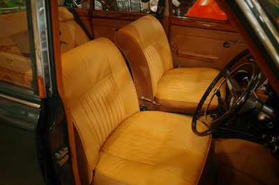 Lot 162 - 1969 TRIUMPH 2000