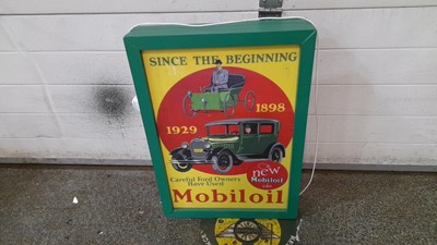 Lot 595 - MOBILOIL LIGHT UP SIGN  18" X 25.5"