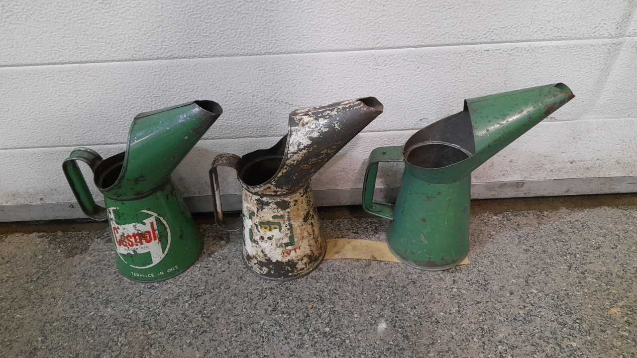 Lot 719 - 3X MIXED CASTROL/BP OIL JUGS