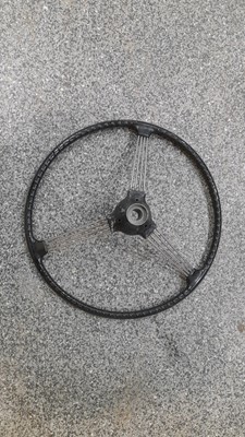 Lot 725 - MORRIS BANJO STEERING WHEEL