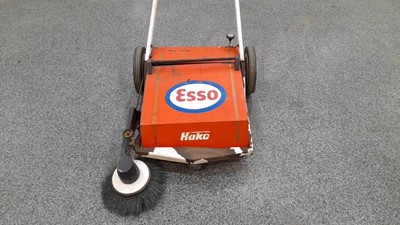 Lot 299 - ESSO FORECOURT SWEEPER ( HACO-FLIPPER )