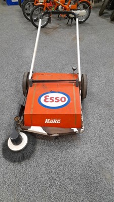 Lot 299 - ESSO FORECOURT SWEEPER ( HACO-FLIPPER )