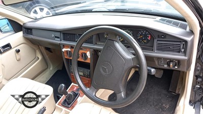 Lot 304 - 1993 MERCEDES 190E