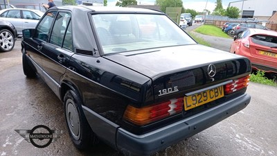 Lot 304 - 1993 MERCEDES 190E