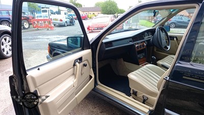 Lot 304 - 1993 MERCEDES 190E