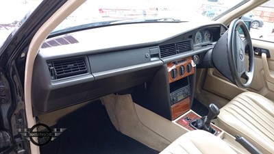 Lot 304 - 1993 MERCEDES 190E