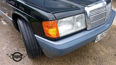 Lot 304 - 1993 MERCEDES 190E