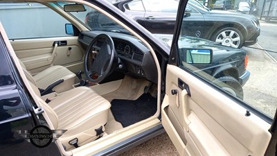 Lot 304 - 1993 MERCEDES 190E