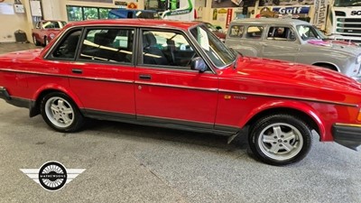 Lot 409 - 1989 VOLVO 240 GL