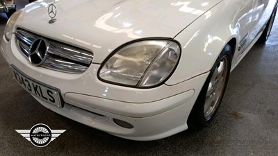 Lot 733 - 2000 MERCEDES SLK 200 KOMPRESSOR