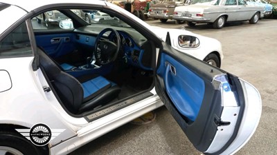 Lot 733 - 2000 MERCEDES SLK 200 KOMPRESSOR